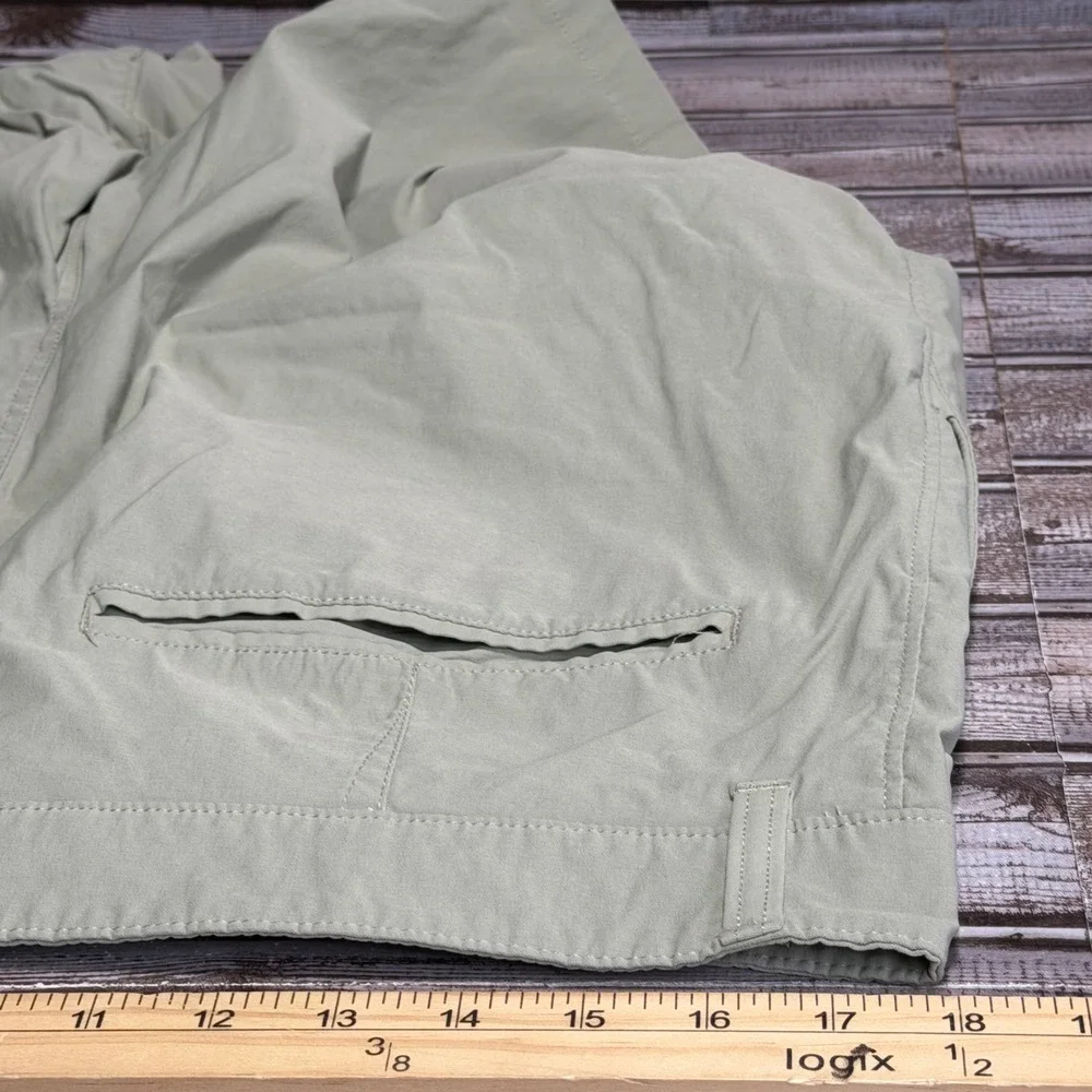 The North Face Shorts Mens 36 Sage Green Hiking Outdoor Lightweight FlashDry